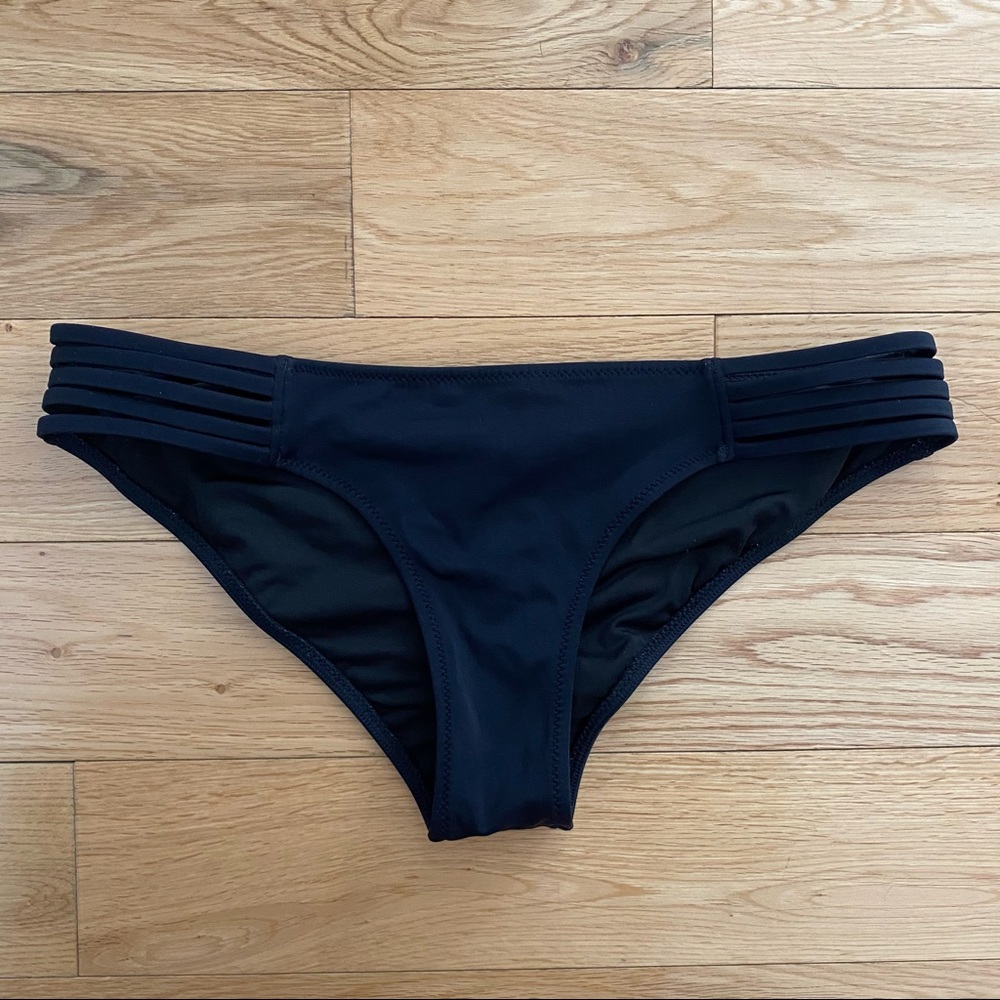 VICTORIA’S SECRET Small Bikini Bottom